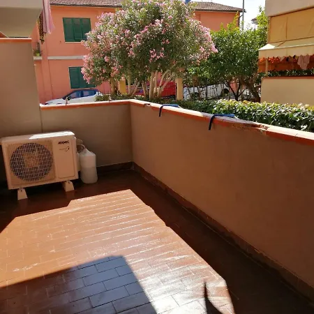 Appartamento Con 2 Terrazze Porto Azzurro A 300 Mt Dal Centro Exterior photo